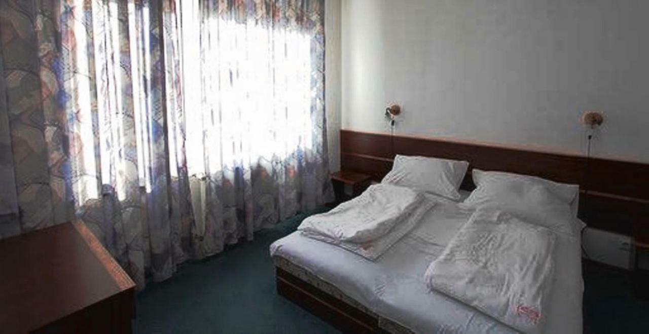 Aranypart Hotel シオーフォク エクステリア 写真